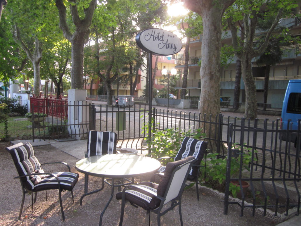 hotel-anny-giardino-1030x773